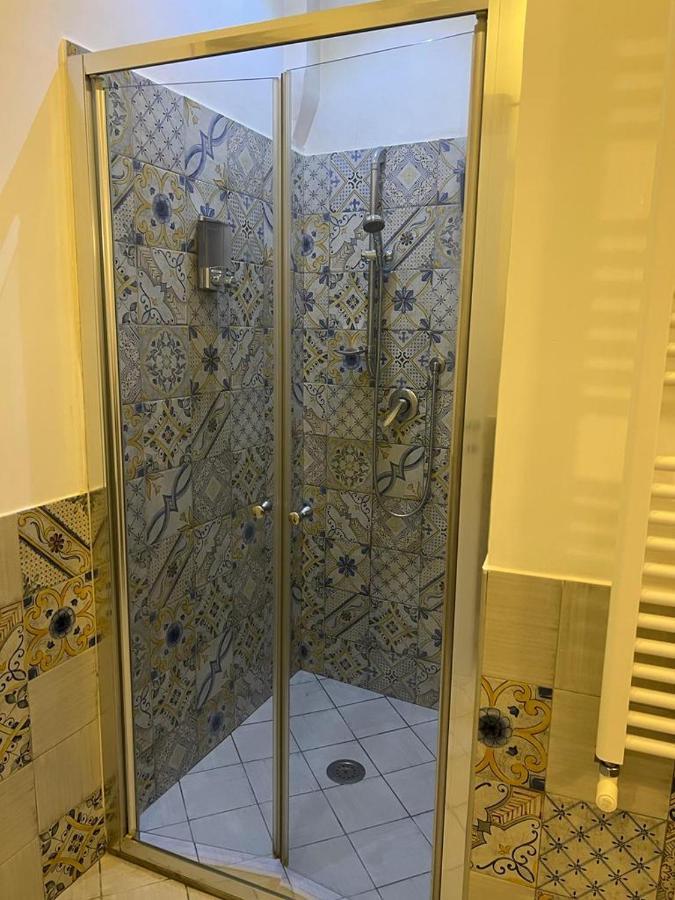 Casa Gaia A Due Passi Dal Duomo Apartment เนเปิลส์ ภายนอก รูปภาพ