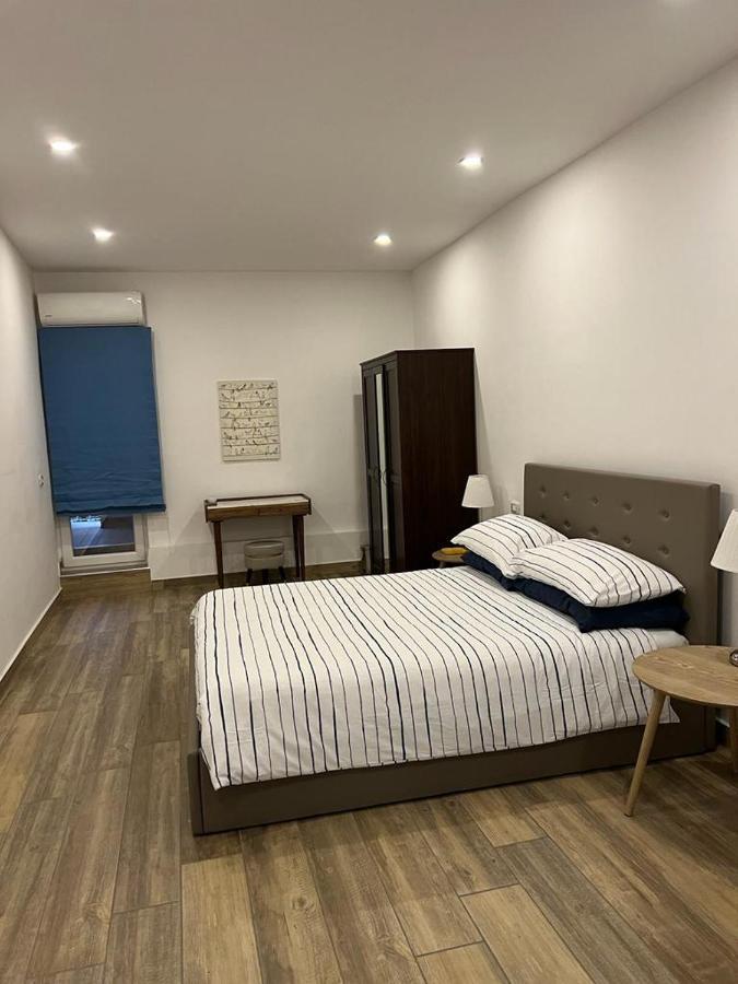 Casa Gaia A Due Passi Dal Duomo Apartment เนเปิลส์ ภายนอก รูปภาพ