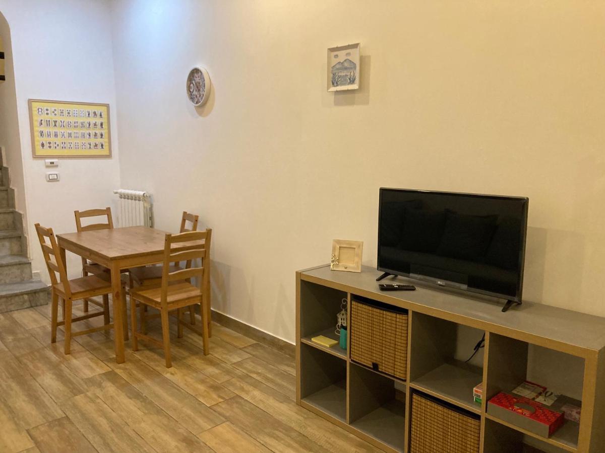 Casa Gaia A Due Passi Dal Duomo Apartment เนเปิลส์ ภายนอก รูปภาพ